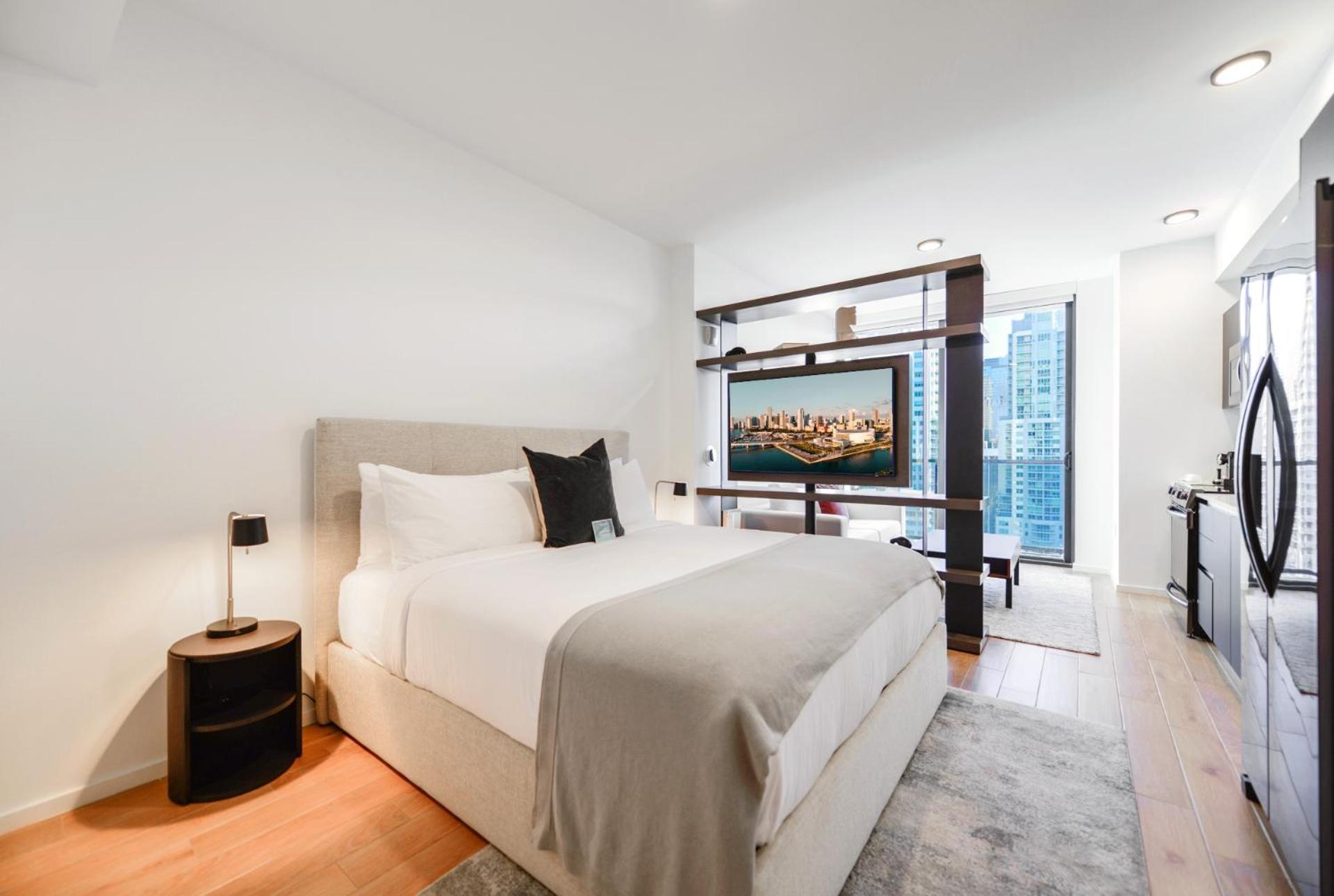 High-floor Studio With Incredible Views Awaits *