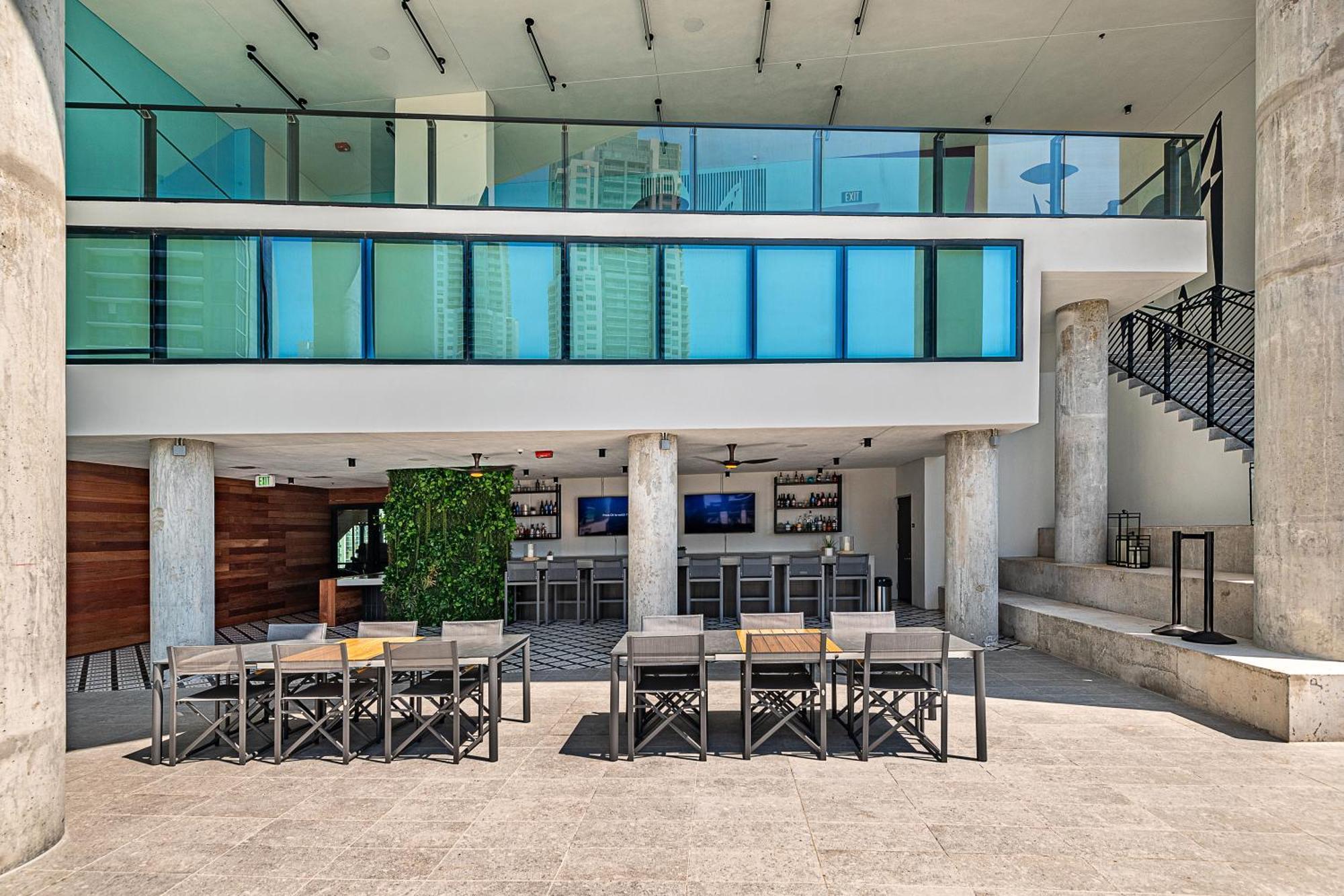 High-floor Studio With Incredible Views Awaits Apartamento Miami