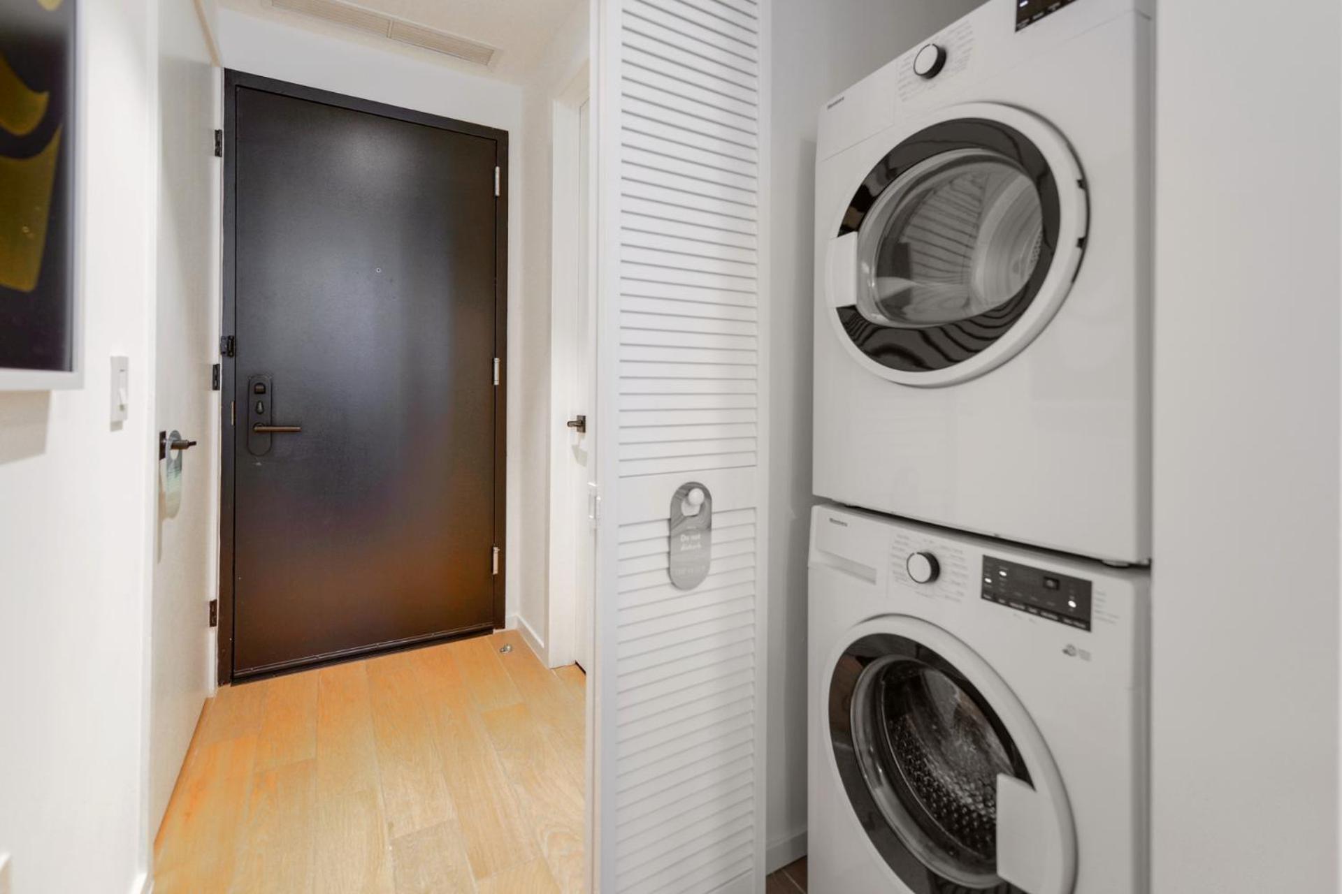 High-floor Studio With Incredible Views Awaits *