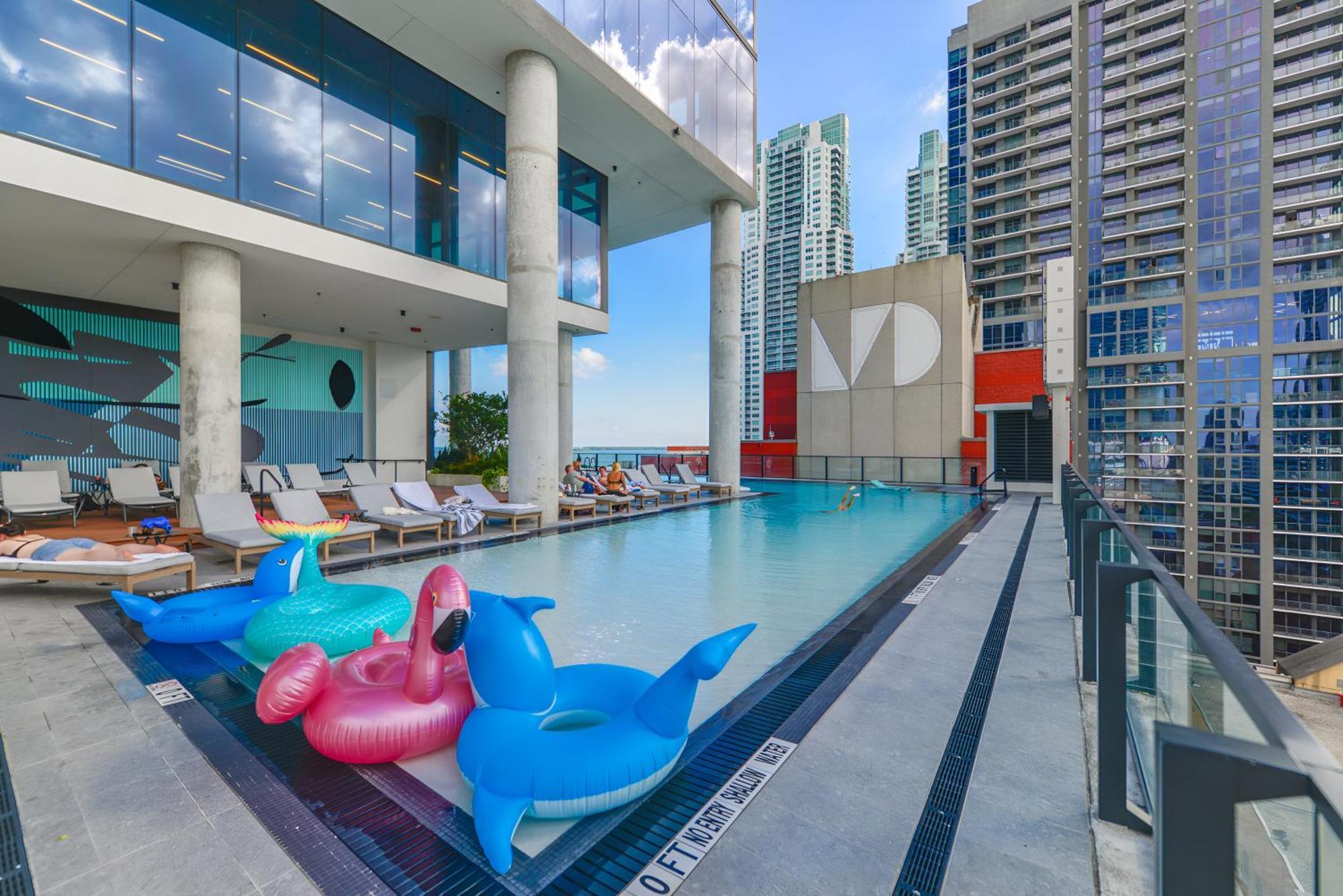 High-floor Studio With Incredible Views Awaits Apartamento Miami
