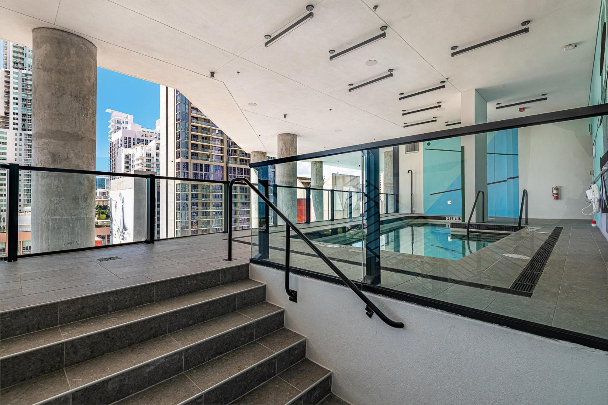 High-floor Studio With Incredible Views Awaits Apartamento Miami