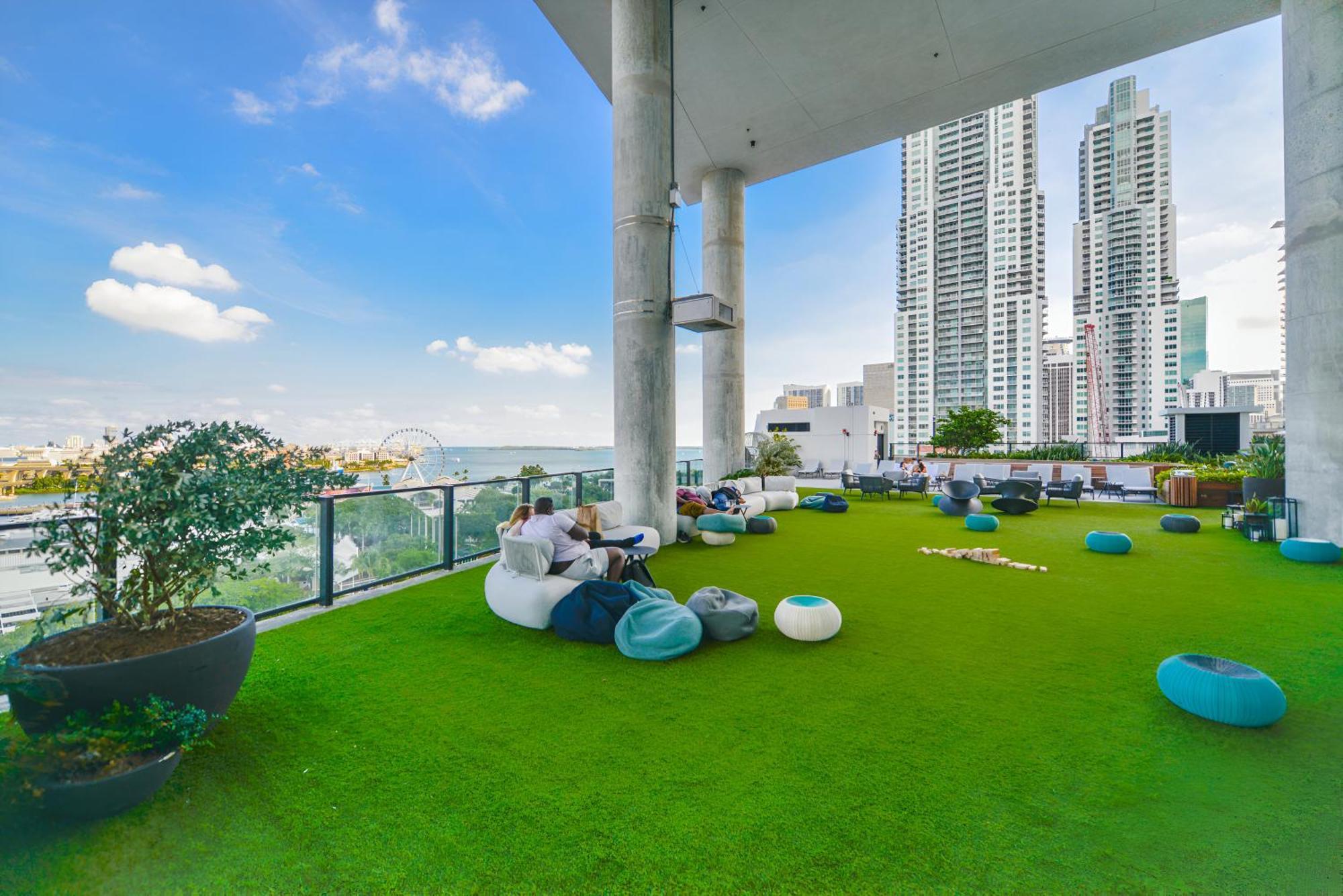 High-floor Studio With Incredible Views Awaits * Miami